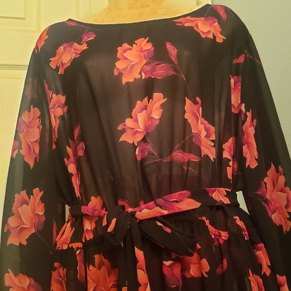 Plus Size Black Rose Long sleeve Maxi - Picture 7 of 9